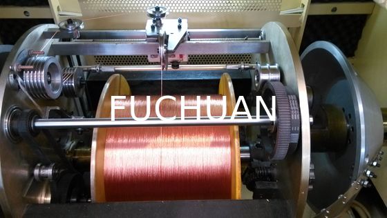 Machine à tordre du fil de cuivre à double tête 1,2 kgf équipement réglable de largeur