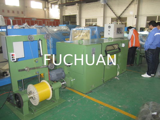 Le fil bleu ciel tordant la machine automatique prennent l'équipement de haute performance
