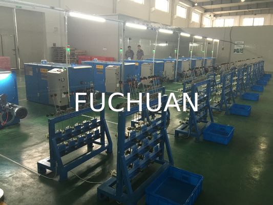 Le fil d'entraînement par courroie tordant l'extrusion de fil de machine facile exploitent l'équipement