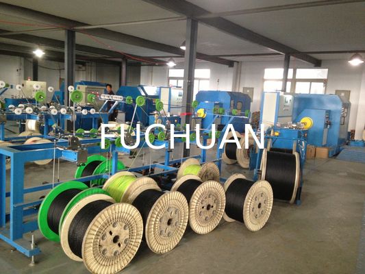 Machine à torsader les fils de cœur 3 pièces bleu ciel 700 tr/min Équipement à rotation stable