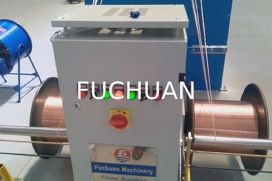 Fil magnétique de contrôle de tension tordant l'équipement de twister de machine automatique