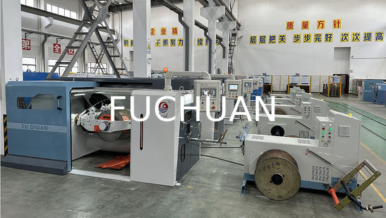 Machine de fixation à double torsion pour câbles adéquats